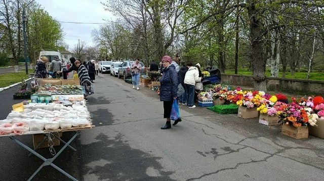 В поселке Старобешево прошла выездная торговая ярмарка В поселке Старобешево прошла выездная торговая ярмарка