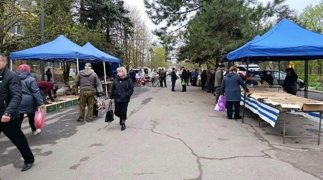 В поселке Старобешево прошла выездная торговая ярмарка В поселке Старобешево прошла выездная торговая ярмарка