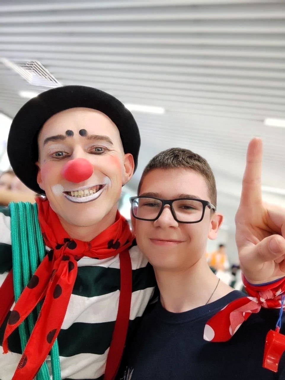 В ВДЦ «Орлёнок» в Краснодарском крае завершилась творческая смена «Памяти героев верны!», объединившая 60 ребят со всей страны при поддержке фонда «Защитники Отечества» В ВДЦ «Орлёнок» в Краснодарском крае завершилась творческая смена «Памяти героев верны!», объединившая 60 ребят со всей страны при поддержке фонда «Защитники Отечества»