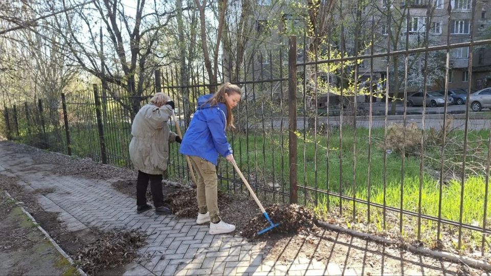 Валентин Левченко: В рамках партийного проекта «Городская среда» Единой России продолжается акция «Чистый четверг» Валентин Левченко: В рамках партийного проекта «Городская среда» Единой России продолжается акция «Чистый четверг»
