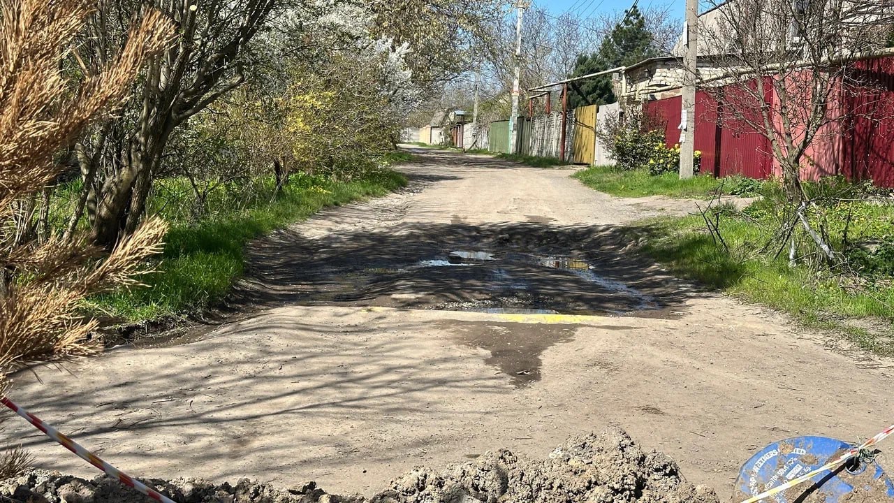 Андрей Крамар: Если ты долго смотришь в бездну, то бездна тоже смотрит в тебя (с) Известное изречение Фридриха Ницше не совсем к месту вспомнилось сегодня, когда приехал по поступившему на чат-бот Главы ДНР сигналу от Дарьи... Андрей Крамар: Если ты долго смотришь в бездну, то бездна тоже смотрит в тебя (с) Известное изречение Фридриха Ницше не совсем к месту вспомнилось сегодня, когда приехал по поступившему на чат-бот Главы ДНР сигналу от Дарьи...