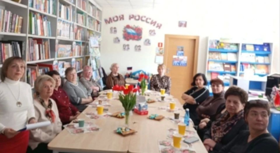 Весна, женщина, Родина, мать: в Мангушской библиотеке прошел литературный вечер Весна, женщина, Родина, мать: в Мангушской библиотеке прошел литературный вечер