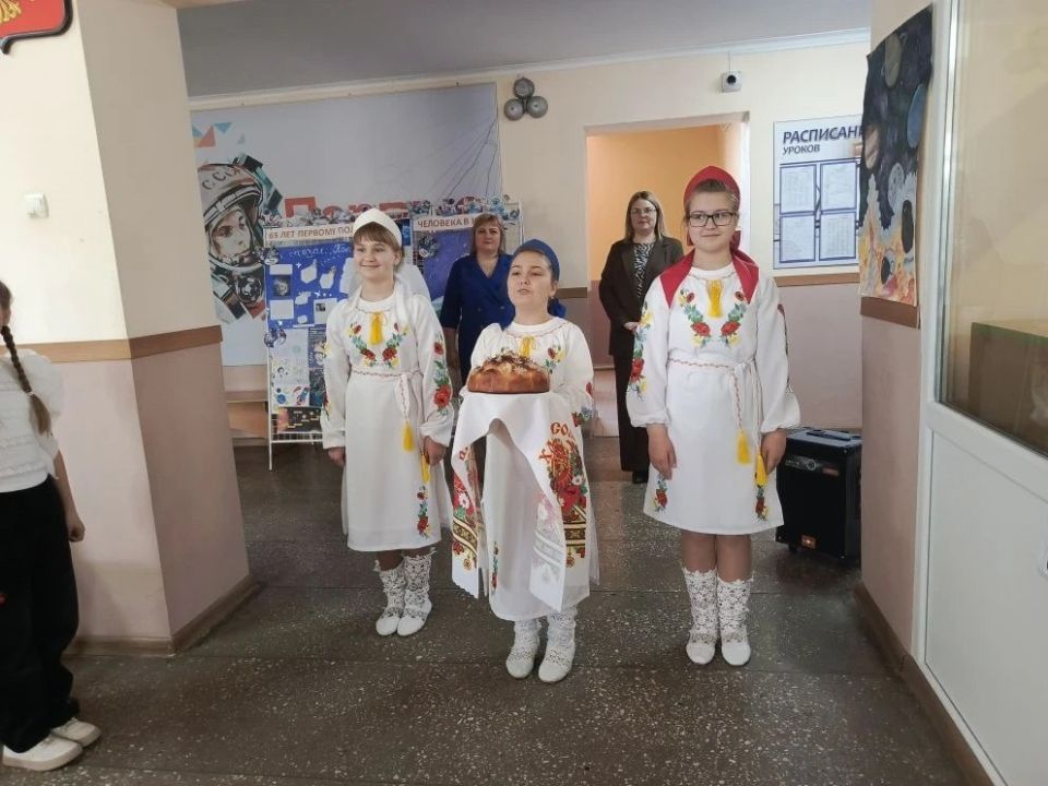 МАРАФОН ФЕСТИВАЛЕЙ ПРОДОЛЖАЕТСЯ: ХЛЕБОДАРОВСКАЯ ШКОЛА ПОЗНАКОМИЛА ОКРУГ С КУЛЬТУРОЙ ЧЕЧЕНСКОЙ РЕСПУБЛИКИ МАРАФОН ФЕСТИВАЛЕЙ ПРОДОЛЖАЕТСЯ: ХЛЕБОДАРОВСКАЯ ШКОЛА ПОЗНАКОМИЛА ОКРУГ С КУЛЬТУРОЙ ЧЕЧЕНСКОЙ РЕСПУБЛИКИ