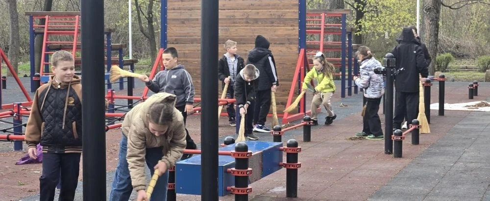 Елена Рязанцева: В Пролетарском районе состоялась традиционная акция "Чистый четверг" в рамках проекта "Городская среда" партии "Единая Россия" Елена Рязанцева: В Пролетарском районе состоялась традиционная акция "Чистый четверг" в рамках проекта "Городская среда" партии "Единая Россия"