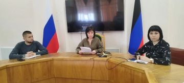 Наталья Великодная: Провела заседание Комиссии по вопросам распределения жилых помещений муниципального жилищного фонда при Администрации Тельмановского муниципального округа