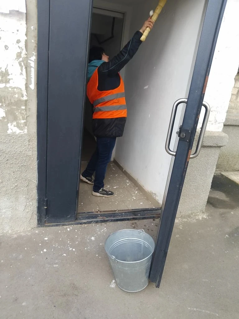 Константин Зинченко: Плановая забота о чистоте: порядок у дома и в подъезде Константин Зинченко: Плановая забота о чистоте: порядок у дома и в подъезде