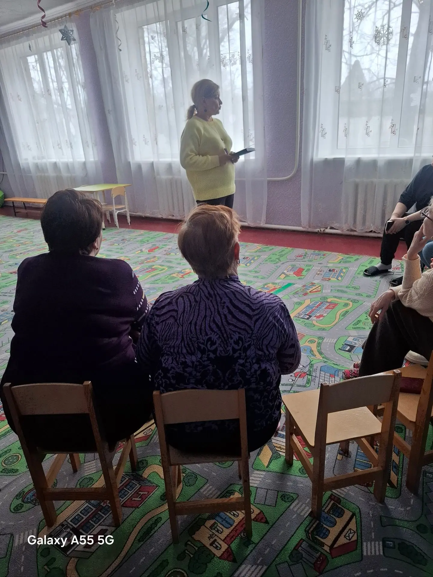 Начальник Новозарьевского территориального отдела Матвеева Ольга провела встречу с коллективом детского сада "Аист" Начальник Новозарьевского территориального отдела Матвеева Ольга провела встречу с коллективом детского сада "Аист"