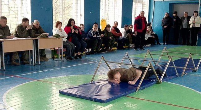 Блестящая победа!. 2 место в «Зарнице 2.0» у команды Светлодарской школы №11!!! Блестящая победа!. 2 место в «Зарнице 2.0» у команды Светлодарской школы №11!!!