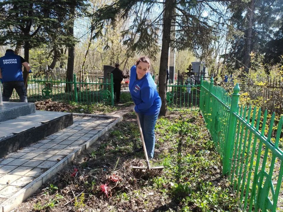 Акция «Чистый обелиск». Сегодня, 16 апреля, в рамках партийного проекта «Историческая Память» Всероссийской политической партии «Единая Россия», состоялась акция «Чистый обелиск» Акция «Чистый обелиск». Сегодня, 16 апреля, в рамках партийного проекта «Историческая Память» Всероссийской политической партии «Единая Россия», состоялась акция «Чистый обелиск»