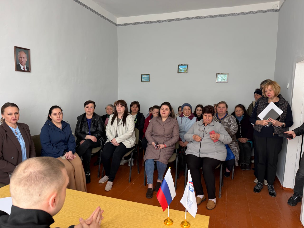 15 апреля врип главы муниципального образования Старобешевский муниципальный округ Алексей Черкашин провел встречу с трудовым коллективом Петровской школы 15 апреля врип главы муниципального образования Старобешевский муниципальный округ Алексей Черкашин провел встречу с трудовым коллективом Петровской школы