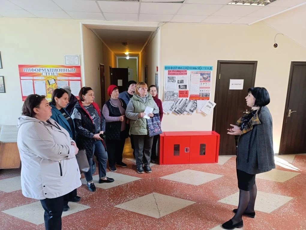 Заместитель Главы Администрации Тельмановского округа провела встречу с жителями села Каменка Заместитель Главы Администрации Тельмановского округа провела встречу с жителями села Каменка