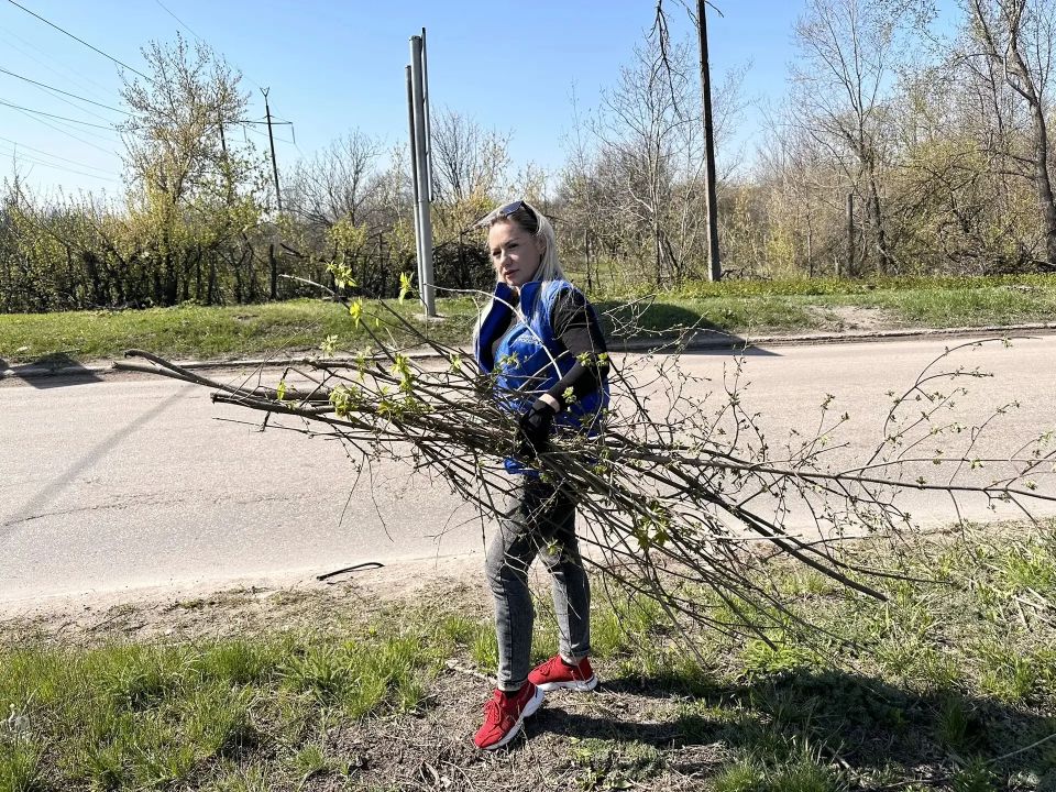 Елена Рязанцева: В Пролетарском районе состоялась традиционная акция "Чистый четверг" в рамках проекта "Городская среда" партии "Единая Россия" Елена Рязанцева: В Пролетарском районе состоялась традиционная акция "Чистый четверг" в рамках проекта "Городская среда" партии "Единая Россия"