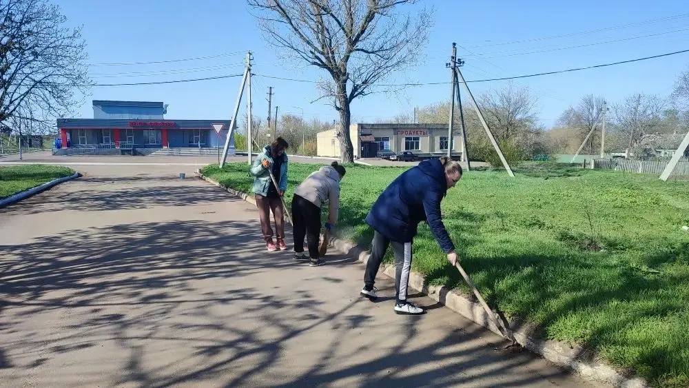 Сегодня, 16 апреля, в рамках проекта Единой России «Городская среда», Моспинское территориальное управление администрации городского округа Донецк, вместе с предприятиями, учреждениями, организациями, приняли активное... Сегодня, 16 апреля, в рамках проекта Единой России «Городская среда», Моспинское территориальное управление администрации городского округа Донецк, вместе с предприятиями, учреждениями, организациями, приняли активное...