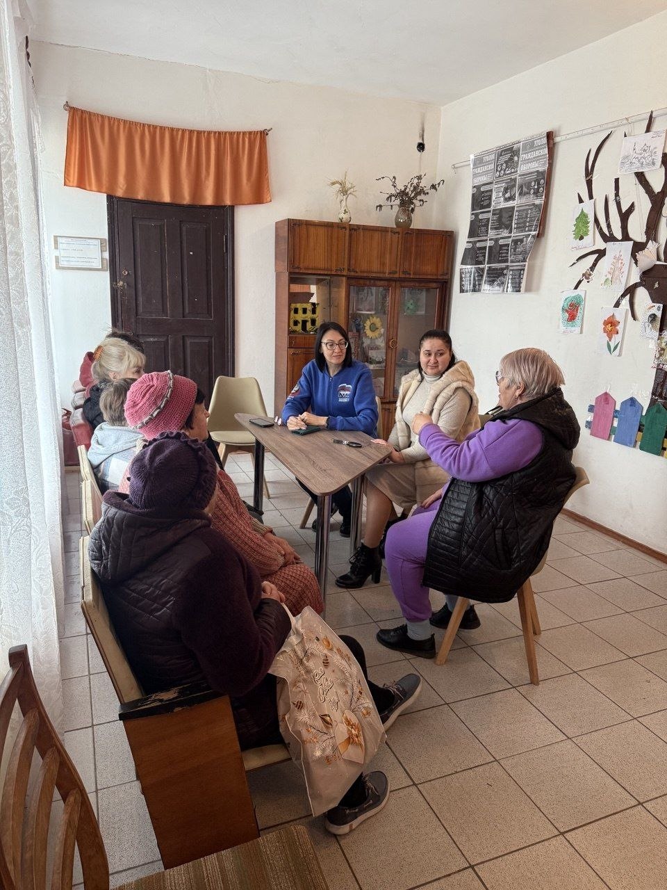 Депутат Тельмановского муниципального совета Мария Вагнер встретилась с жителями села Новоселовка Вторая