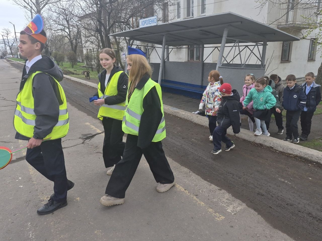 В рамках партийного проекта «Безопасные дороги», инициированного Единой Россией в школах города Моспино прошли информационные уроки на тему "Предупреждён - значит вооружен!" В рамках партийного проекта «Безопасные дороги», инициированного Единой Россией в школах города Моспино прошли информационные уроки на тему "Предупреждён - значит вооружен!"