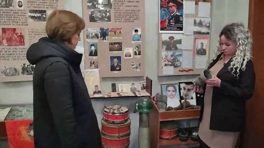 Совсем другие чувства испытываешь, когда говоришь с ребятами из Куйбышевского района Донецка: только в их школу №71 было семь прямых попаданий