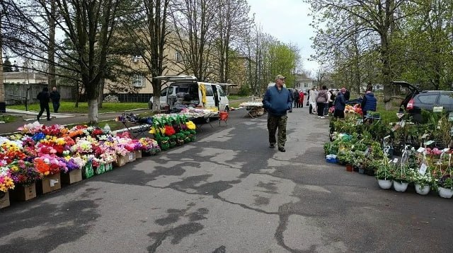 В поселке Старобешево прошла выездная торговая ярмарка В поселке Старобешево прошла выездная торговая ярмарка