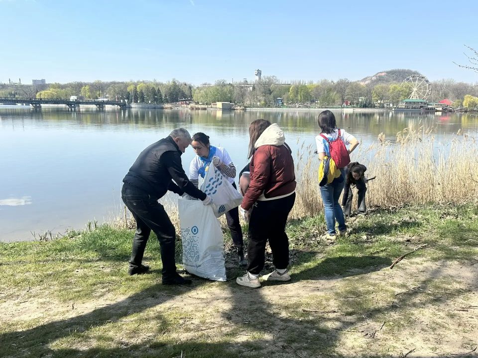 Акция «Вода России» стартовала в Донецке: очищены берега Первого городского пруда Акция «Вода России» стартовала в Донецке: очищены берега Первого городского пруда