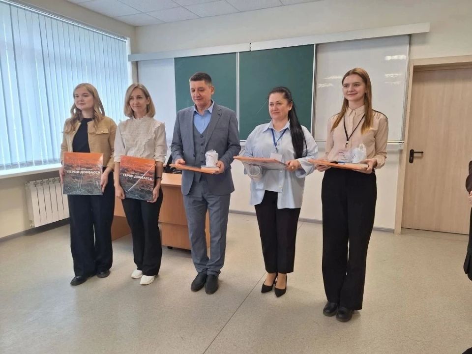 Учитель из Шахтерска стала призером в номинации «Педагог общего образования» Учитель из Шахтерска стала призером в номинации «Педагог общего образования»