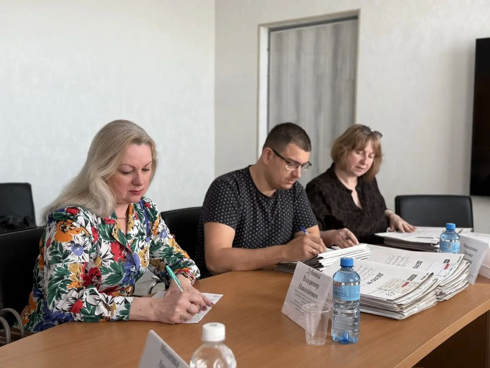 Сегодня состоялось традиционное заседание Межведомственной комиссии по рассмотрению заявлений граждан, пострадавших в результате боевых действий на территории Донецкой Народной Республики Сегодня состоялось традиционное заседание Межведомственной комиссии по рассмотрению заявлений граждан, пострадавших в результате боевых действий на территории Донецкой Народной Республики