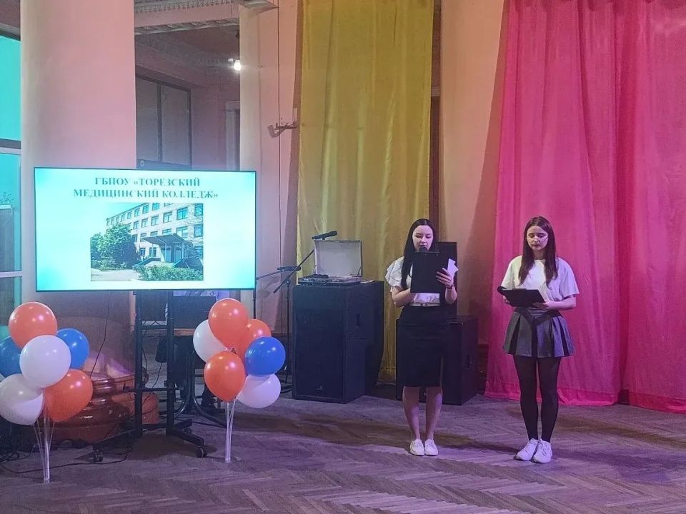 «ФЕСТИВАЛЬ ПРОФЕССИЙ». В пятницу, 17 апреля 2026 года, на базе МБУ «ДК им. В. Маяковского г.о. Торез» состоялся фестиваль профессий в рамках Всероссийской ярмарки трудоустройства «Работа России «ФЕСТИВАЛЬ ПРОФЕССИЙ». В пятницу, 17 апреля 2026 года, на базе МБУ «ДК им. В. Маяковского г.о. Торез» состоялся фестиваль профессий в рамках Всероссийской ярмарки трудоустройства «Работа России
