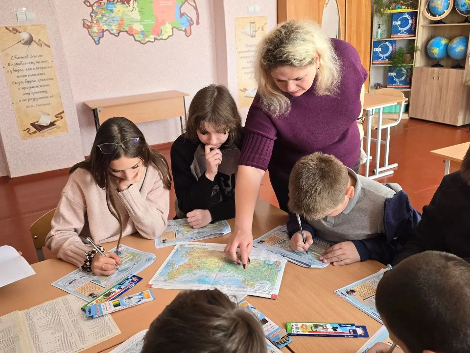 «День географии в школе» 17 апреля 2026 года в нашей школе прошёл проект Русского географического общества (РГО) под названием «День географии в школе».Учащиеся под руководством учителя географии приняли участие в... «День географии в школе» 17 апреля 2026 года в нашей школе прошёл проект Русского географического общества (РГО) под названием «День географии в школе».Учащиеся под руководством учителя географии приняли участие в...