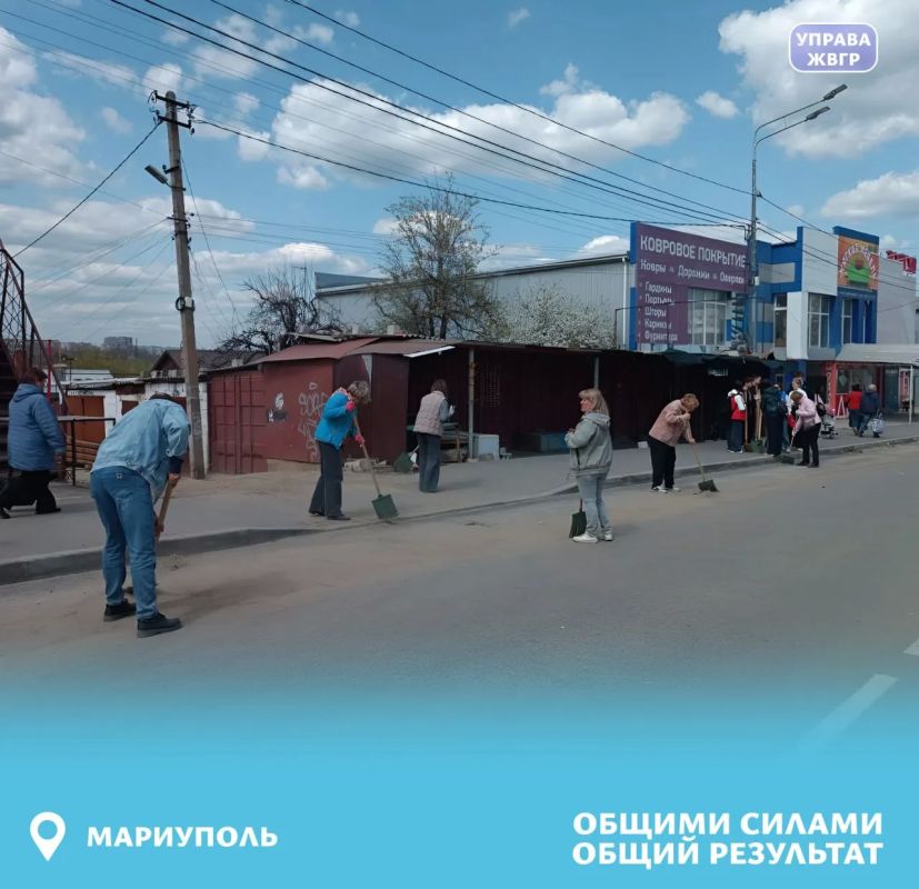 Субботник на улице Казанцева: управа, предприниматели и коммунальные службы навели порядок вместе Субботник на улице Казанцева: управа, предприниматели и коммунальные службы навели порядок вместе