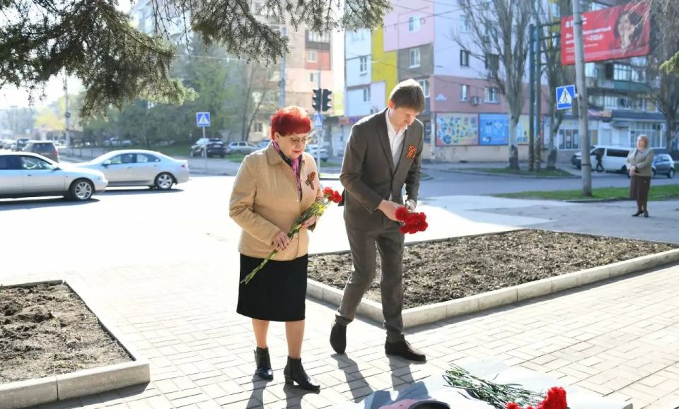 В Макеевке почтили память жертв геноцида советского народа В Макеевке почтили память жертв геноцида советского народа