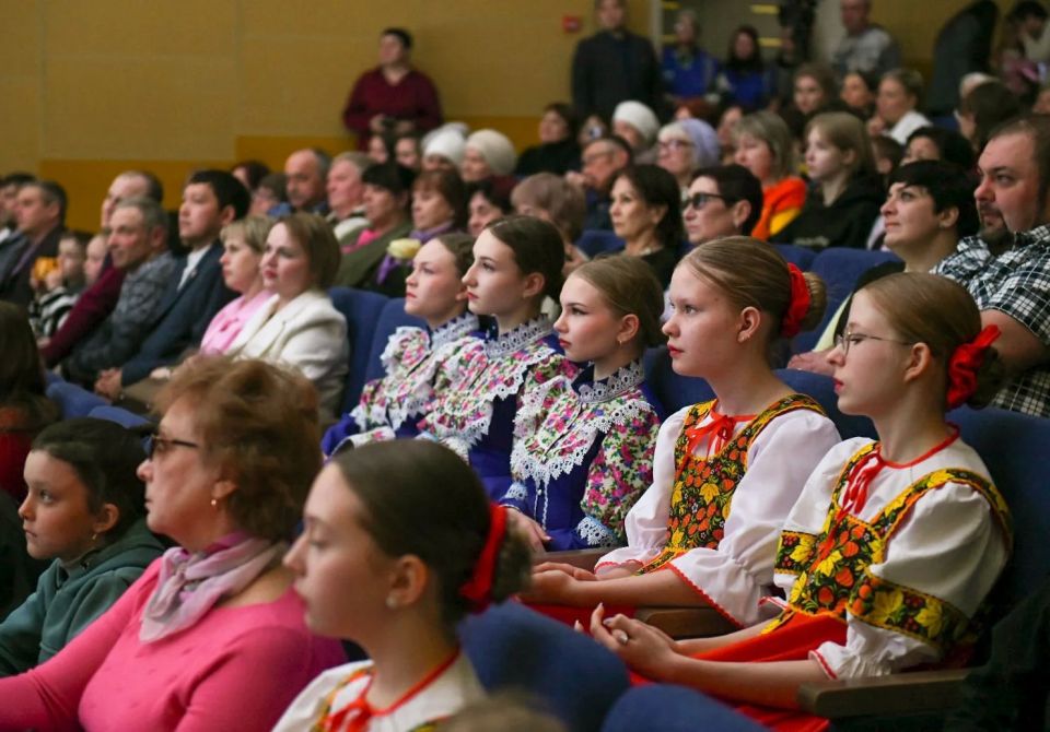 В Сорске центр культурного развития «Металлург» распахнул двери В Сорске центр культурного развития «Металлург» распахнул двери