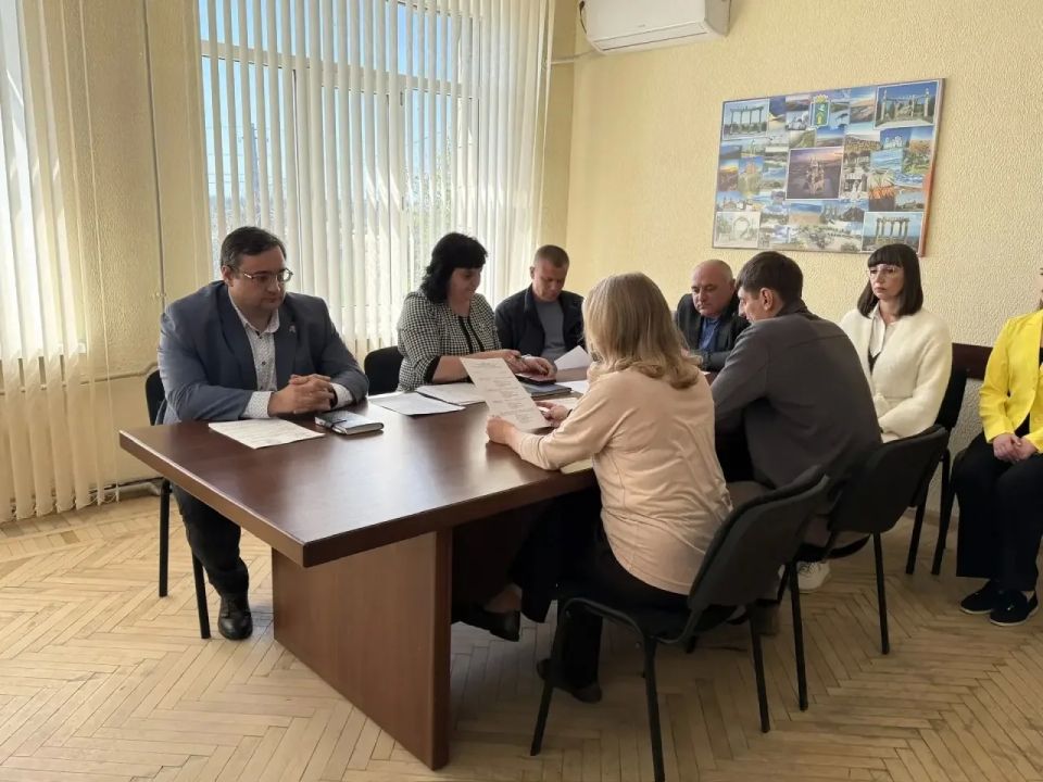 Работа на результат: в Мангушском местном отделении «Единой России» подвели итоги и наметили планы на будущее Работа на результат: в Мангушском местном отделении «Единой России» подвели итоги и наметили планы на будущее