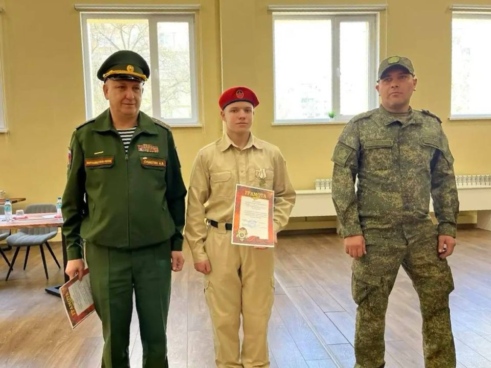 ЮНАРМЕЙСКИЕ ЗНАМЕННЫЕ ГРУППЫ ЮНАРМЕЙСКИЕ ЗНАМЕННЫЕ ГРУППЫ
