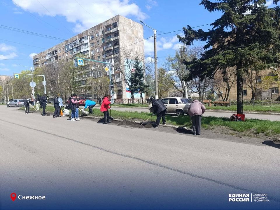 Снежное выбирает чистоту: как прошёл общегородской субботник Снежное выбирает чистоту: как прошёл общегородской субботник
