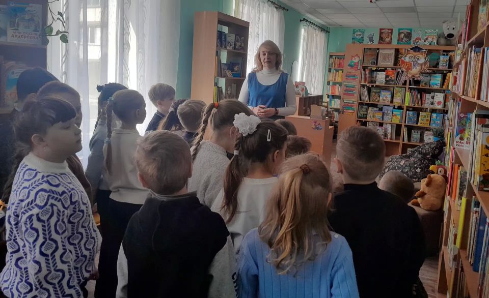 Библиотека, книжка, я – вместе верные друзья Библиотека, книжка, я – вместе верные друзья