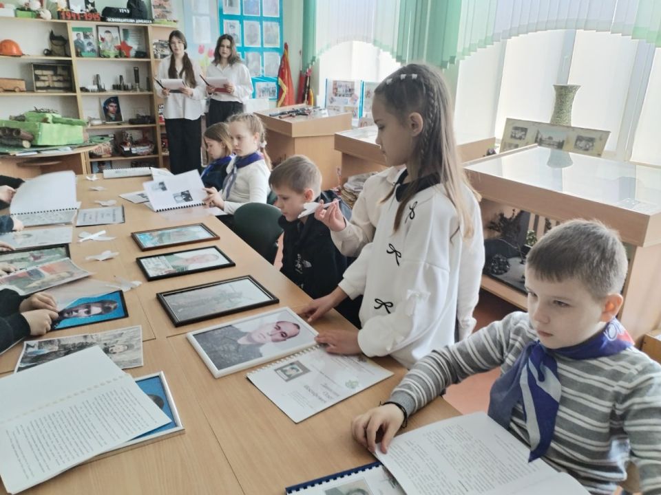 Школьники Ждановки погрузились в историю города Школьники Ждановки погрузились в историю города