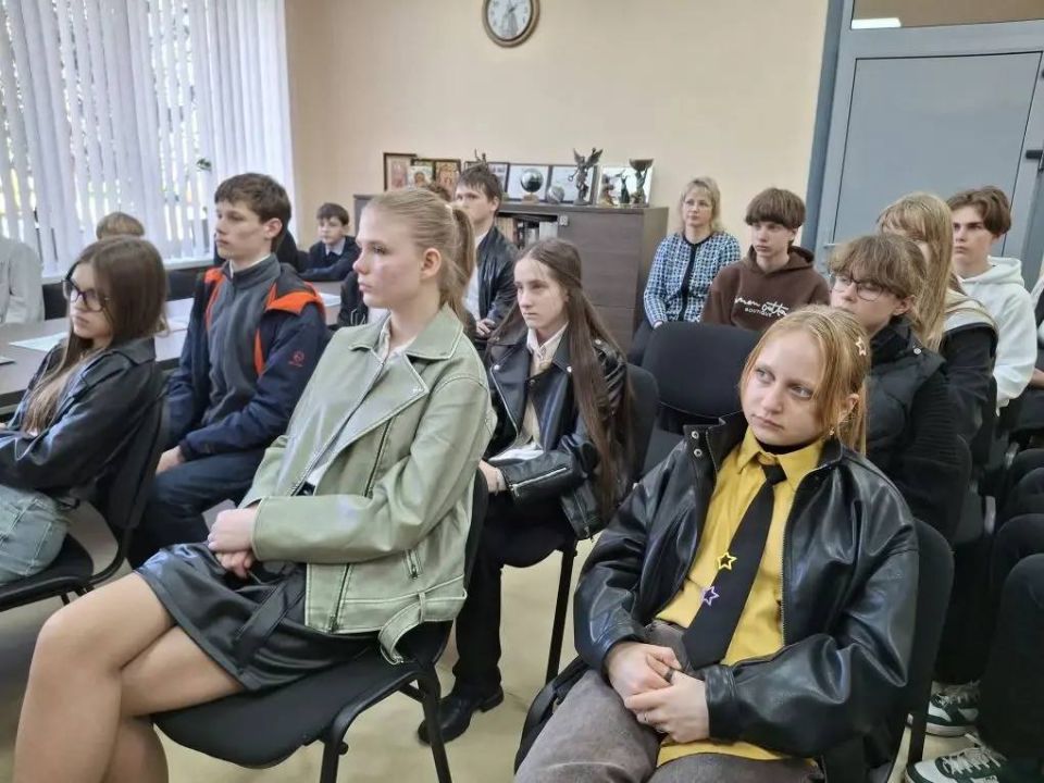 Лекция о мужестве и отваге: Анна Бондарь рассказала школьникам Ясиноватой о Валентине Гризодубовой Лекция о мужестве и отваге: Анна Бондарь рассказала школьникам Ясиноватой о Валентине Гризодубовой