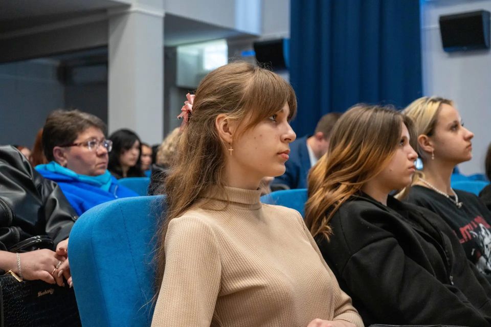 Повелитель львов и тигров в Донбассе Повелитель львов и тигров в Донбассе