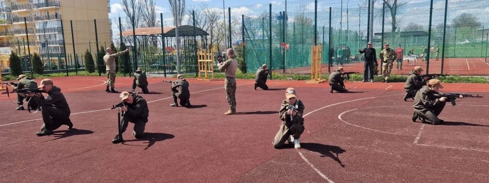 Военно-патриотические игры «Зарница 2.0» в Мариуполе Военно-патриотические игры «Зарница 2.0» в Мариуполе