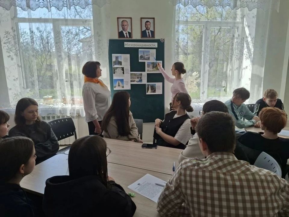 В Снежном прошли мероприятия в школе к Дню жертв геноцида советского народа В Снежном прошли мероприятия в школе к Дню жертв геноцида советского народа
