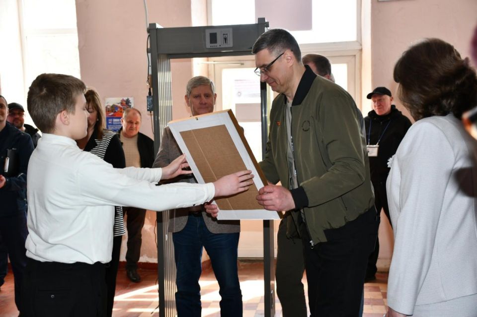 Делегация Владимирской области посетила школу № 3 в Кировском Делегация Владимирской области посетила школу № 3 в Кировском