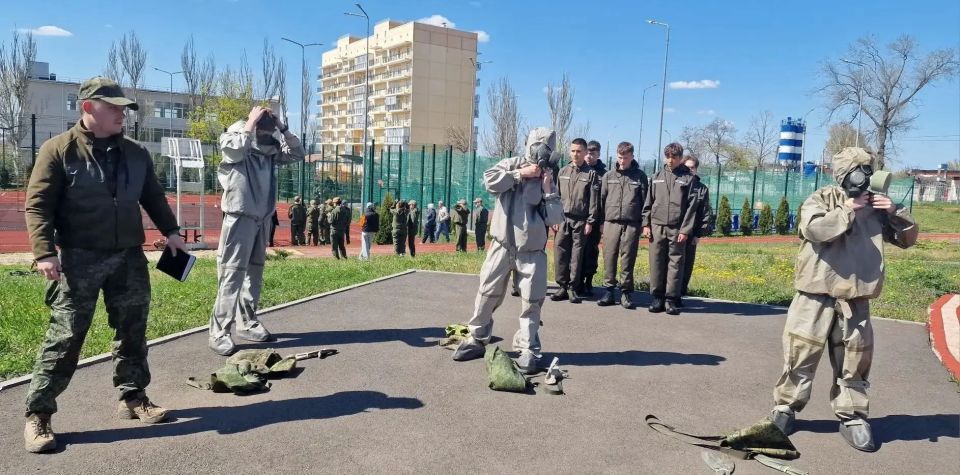 Военно-патриотические игры «Зарница 2.0» в Мариуполе Военно-патриотические игры «Зарница 2.0» в Мариуполе