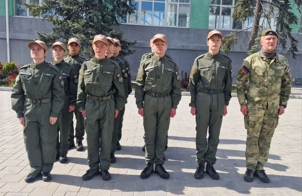 Военно-патриотические игры «Зарница 2.0» в Мариуполе Военно-патриотические игры «Зарница 2.0» в Мариуполе