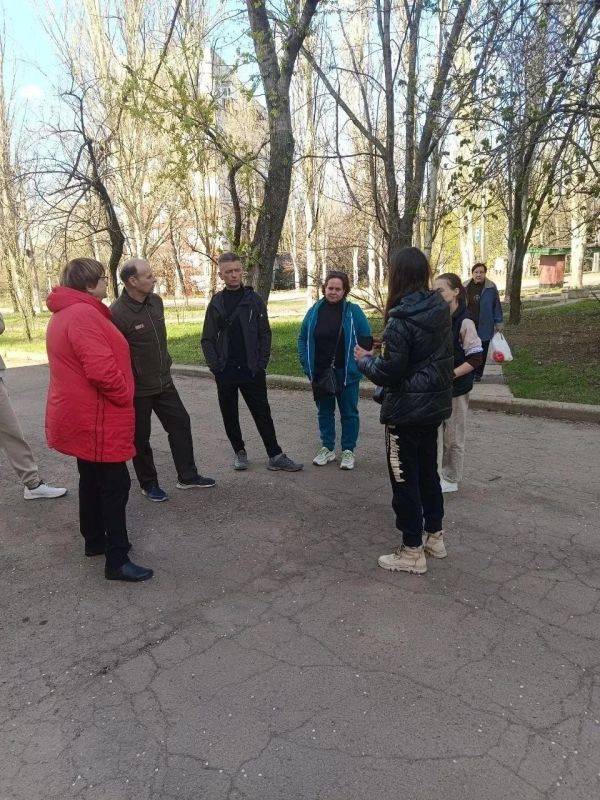 Роман Конев: Партия «Единая Россия» в рамках своего проекта «Управдом» организует встречи, где жители могут пообщаться с представителями управы и Единого регионального фонда управления многоквартирными домами Роман Конев: Партия «Единая Россия» в рамках своего проекта «Управдом» организует встречи, где жители могут пообщаться с представителями управы и Единого регионального фонда управления многоквартирными домами