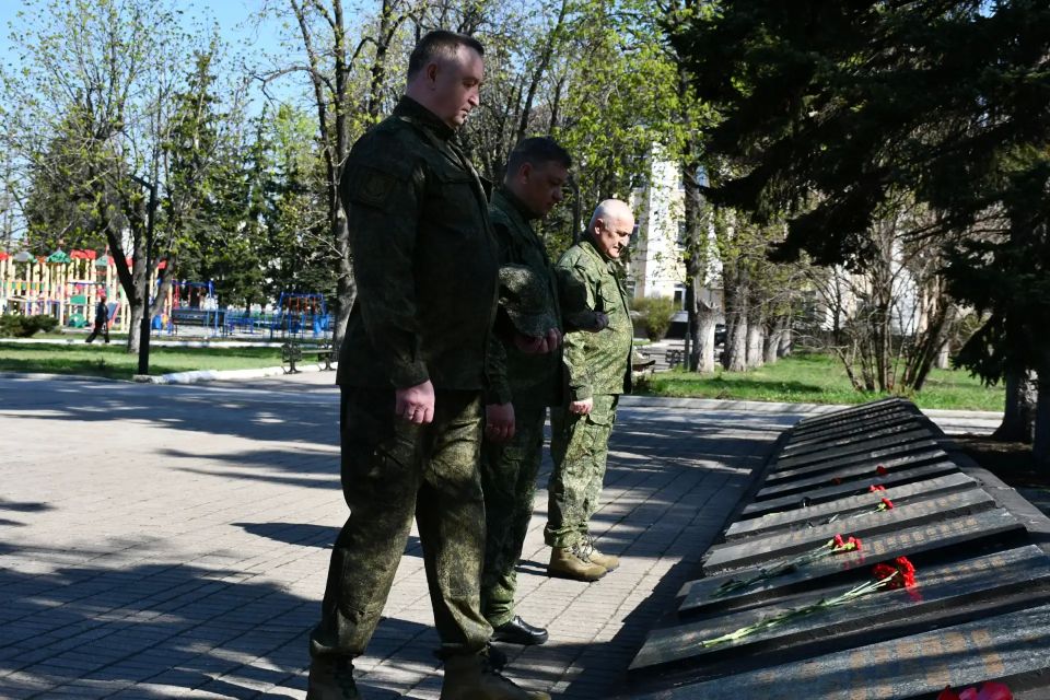 Без срока давности: в Дебальцево почтили память жертв геноцида советского народа Без срока давности: в Дебальцево почтили память жертв геноцида советского народа