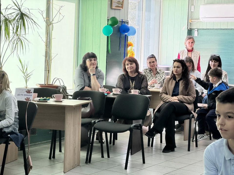 Связь поколений - праздник «Бабушки и внуки» Связь поколений - праздник «Бабушки и внуки»
