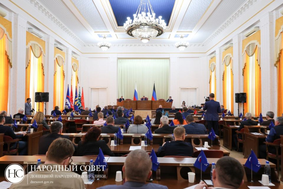 Юрий Покинтелица: Принял участие в 87-м пленарном заседании Народного Совета Донецкой Народной Республики Юрий Покинтелица: Принял участие в 87-м пленарном заседании Народного Совета Донецкой Народной Республики