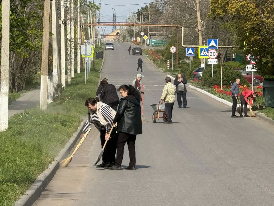 Наталья Великодная: В Тельмановском округе проведен очередной субботник Наталья Великодная: В Тельмановском округе проведен очередной субботник