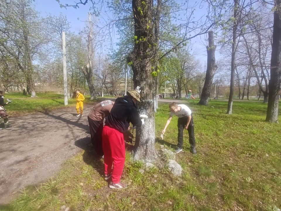 В городском округе Дебальцево состоялась экологическая акция «Зелёный субботник», объединившая жителей разных возрастов В городском округе Дебальцево состоялась экологическая акция «Зелёный субботник», объединившая жителей разных возрастов