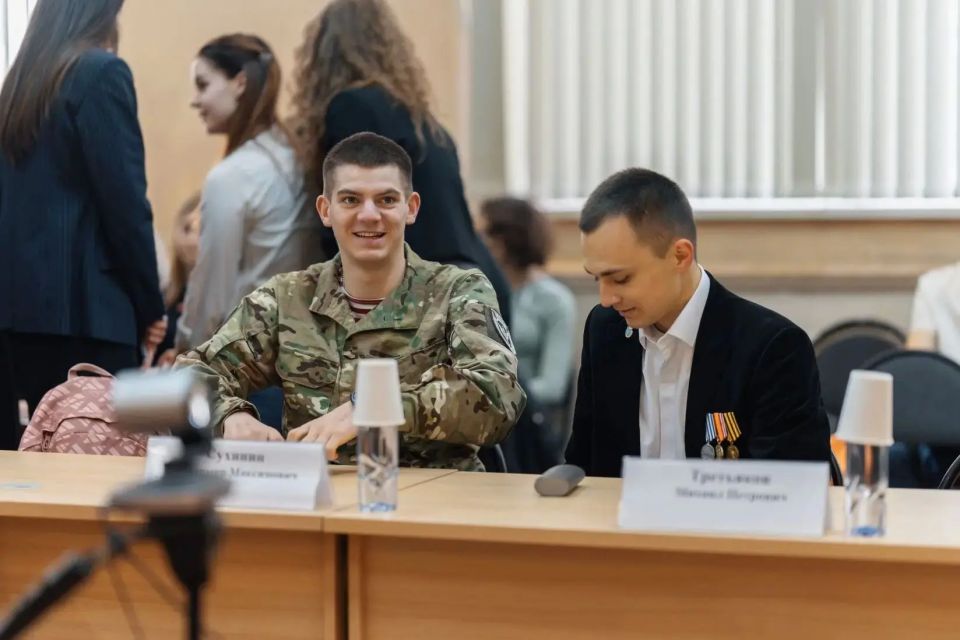 Донецкие журналисты презентовали книгу на журфаке Московского государственного университета Донецкие журналисты презентовали книгу на журфаке Московского государственного университета