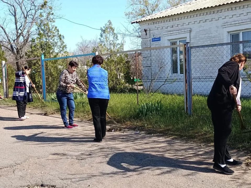 Еще некоторые сегодняшние фото с нашего субботника Еще некоторые сегодняшние фото с нашего субботника