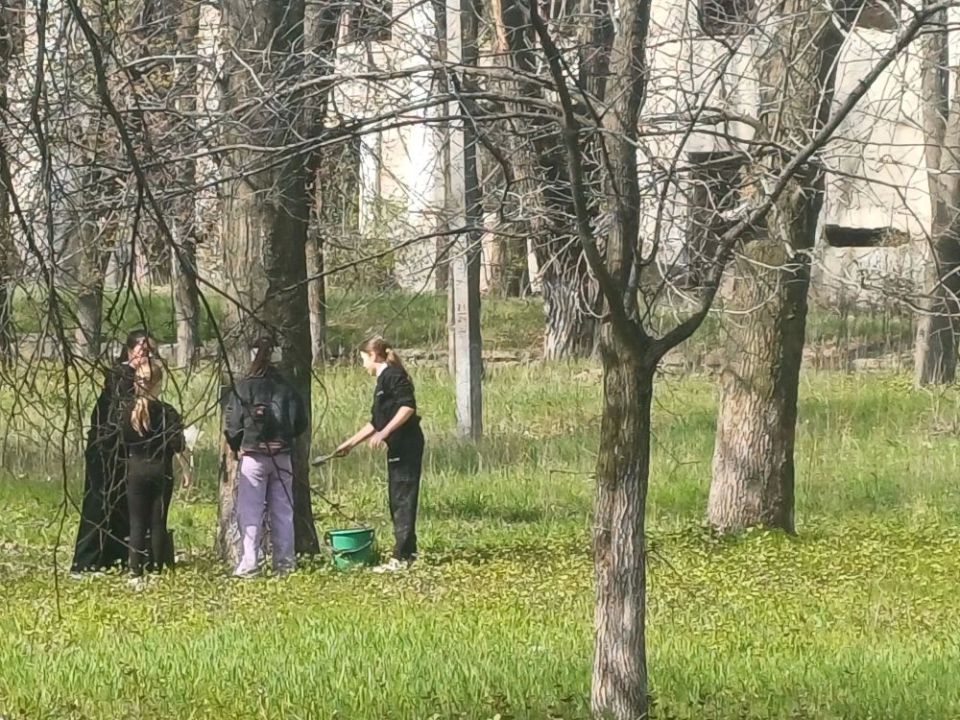 В городском округе Дебальцево состоялась экологическая акция «Зелёный субботник», объединившая жителей разных возрастов В городском округе Дебальцево состоялась экологическая акция «Зелёный субботник», объединившая жителей разных возрастов